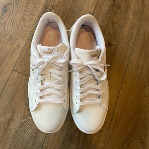 Puma Tennis Sneaker -Pink Detail on back. Women’s Size: 9